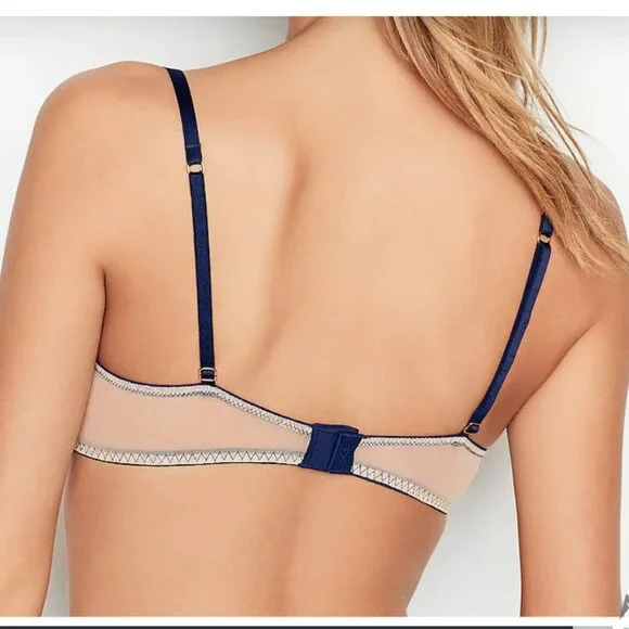 Victoria's Secret Chantilly Lace Plunge Bra and Panties